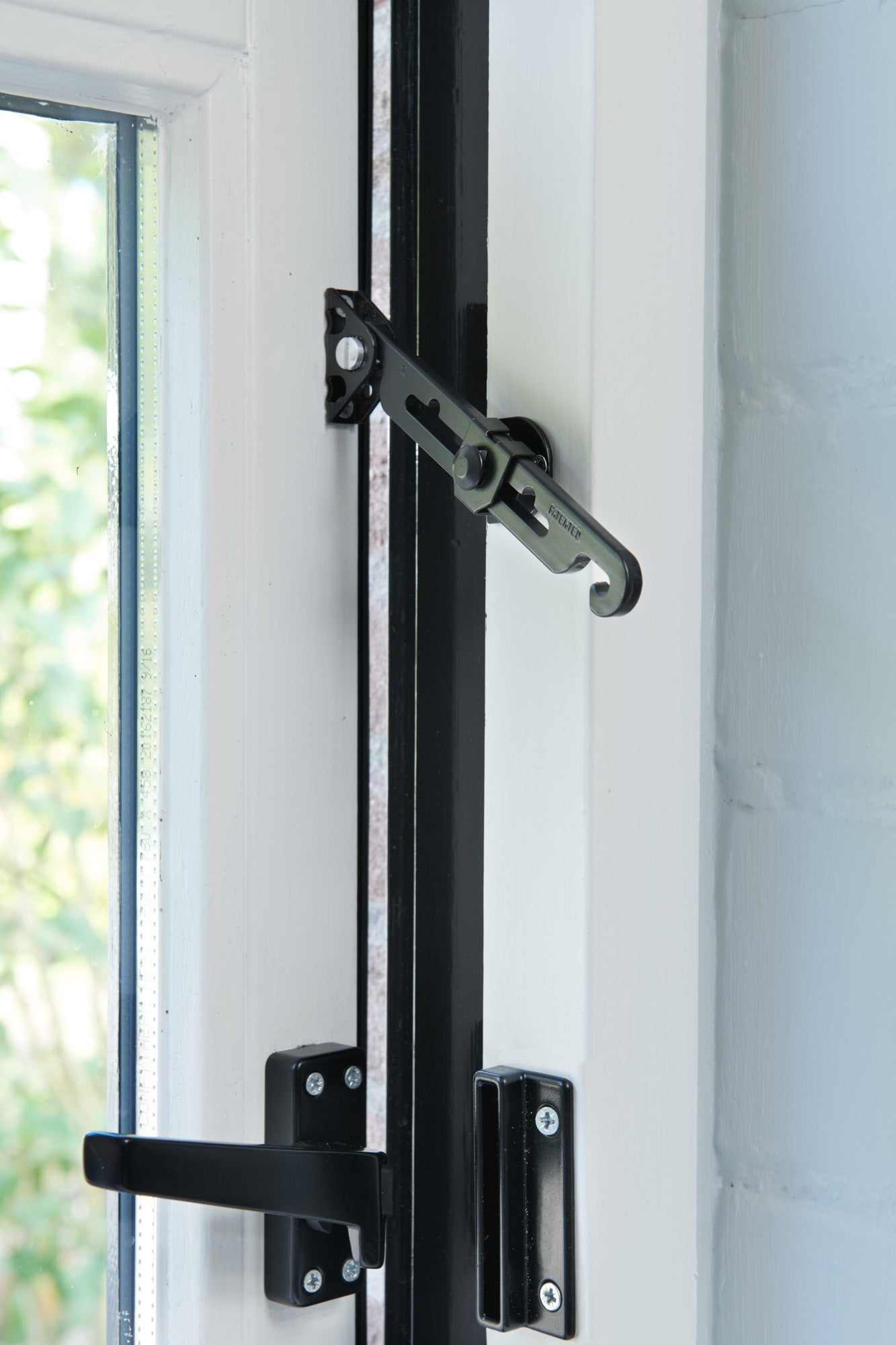 SecuMax Raamuitzetter 720 - Buitendraaiend -Blackline